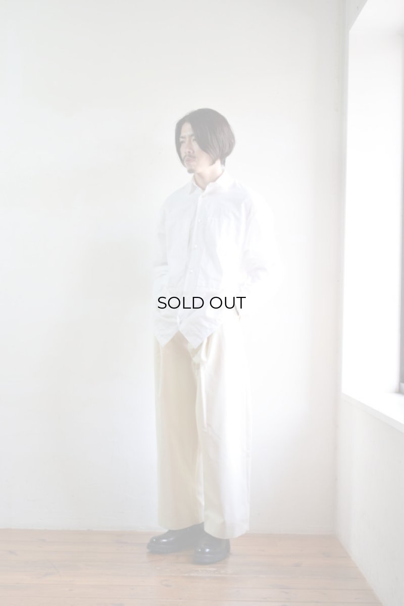 身長176cm、体重60kgの体型でサイズSの着用例