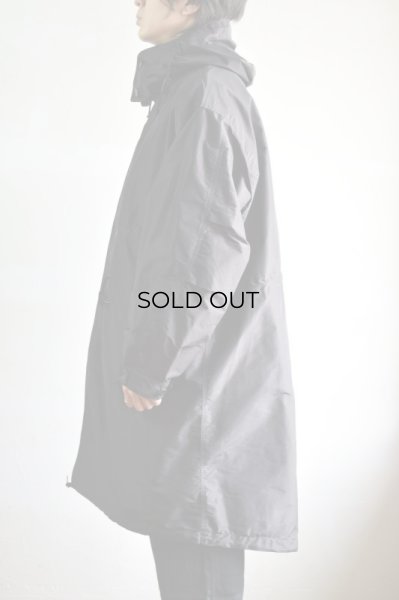 【comoli】コットンシルクフーデットコート23aw COMOLI (コモリ) コットンシルク フーデッドコート