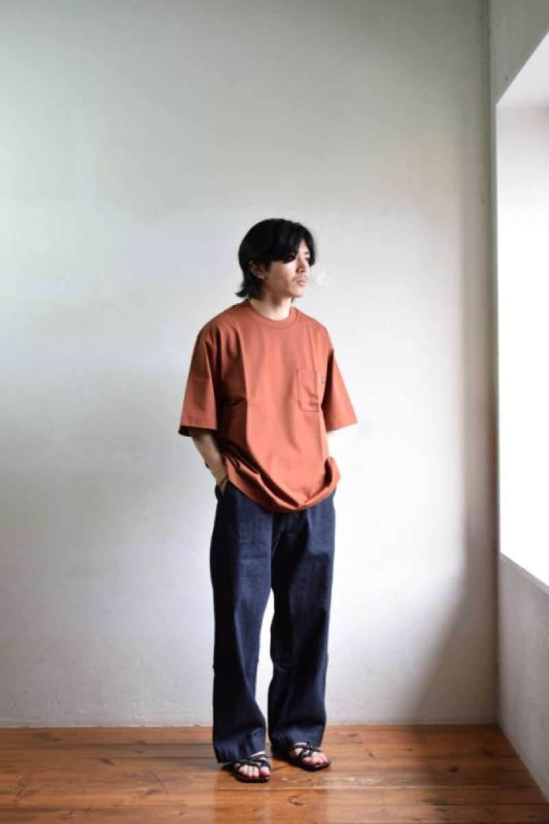 画像2: 【SALE】UNIVERSAL PRODUCTS (ユニバーサルプロダクツ) PIS NAME S/S T-SHIRT 223-60108 [BROWN]