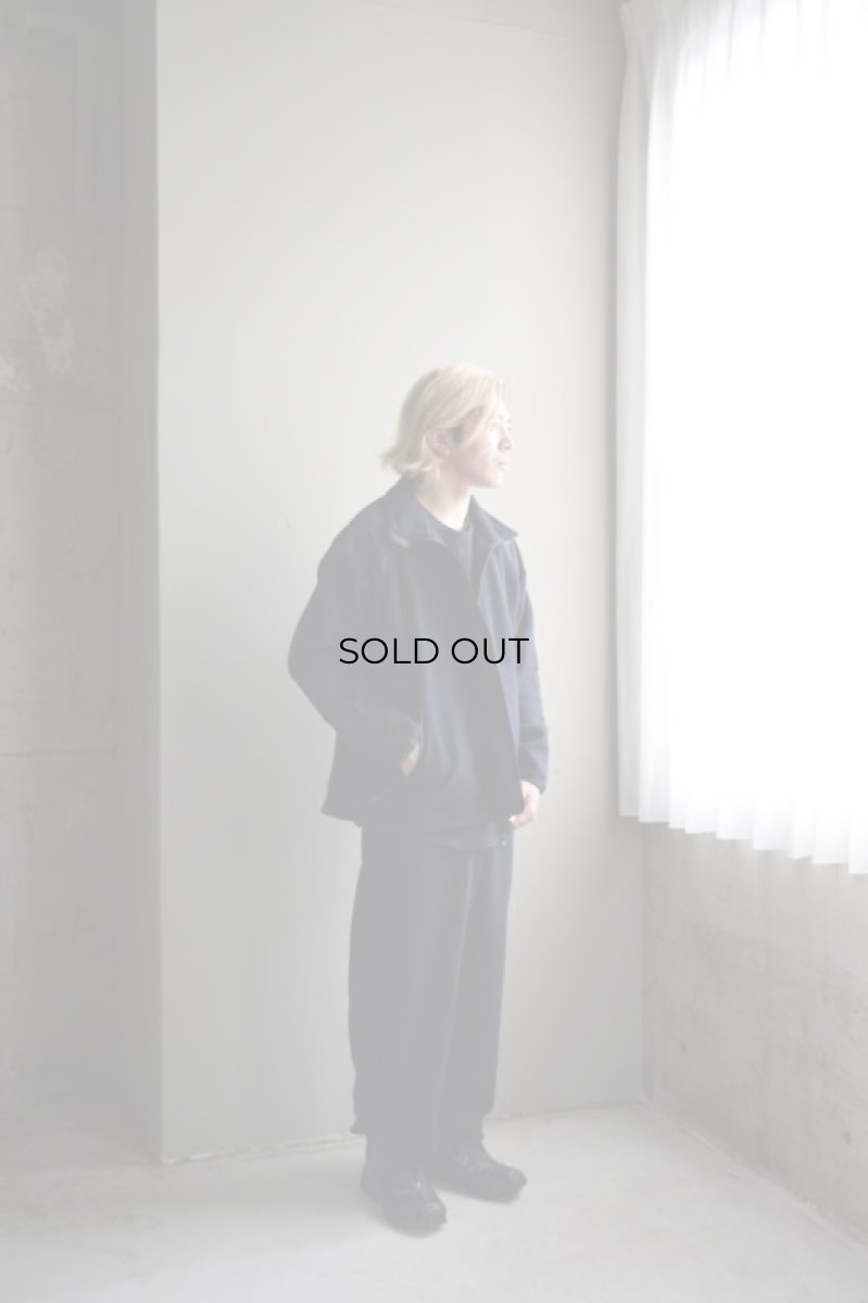 身長173cm、体重62kgの体型でサイズ2の着用例