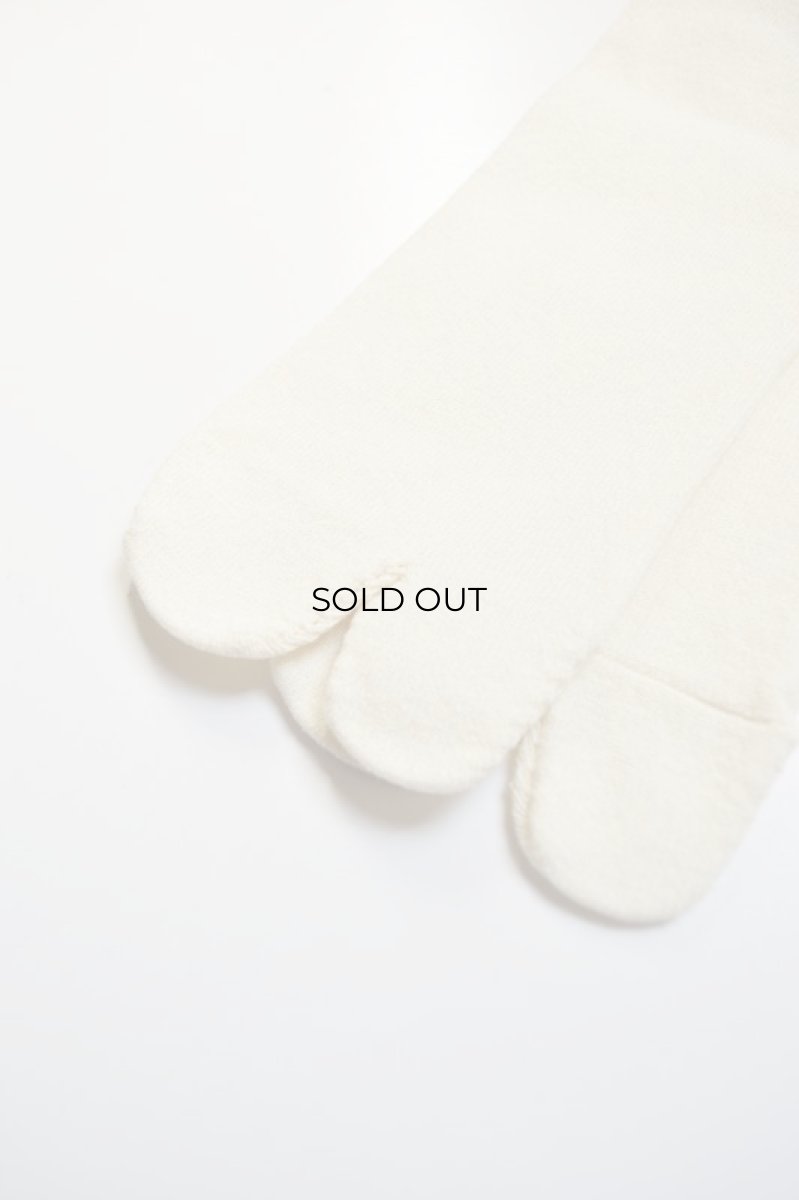 画像7: COMOLI (コモリ) 和紙ウール 足袋ソックス [ECRU] (7)