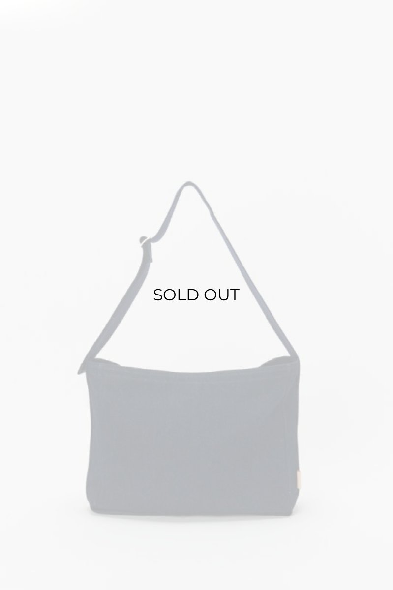 画像2: hender scheme (エンダースキーマ) square shoulder bag small  [indigo one wash] (2)