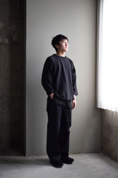 画像2: UNIVERSAL PRODUCTS (ユニバーサルプロダクツ) NO TUCK CHINO TROUSERS 233-60506 [BLACK]