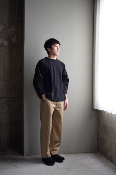 画像1: UNIVERSAL PRODUCTS (ユニバーサルプロダクツ) NO TUCK CHINO TROUSERS 233-60506 [CAMEL]