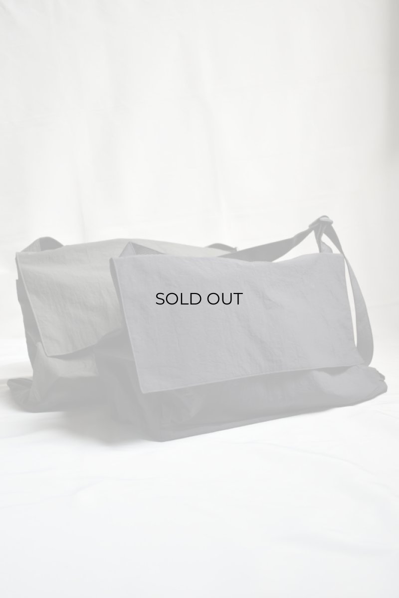 画像1: ERA. (イーラ) SHRINK NO MESSENGER BAG [2colors] (1)