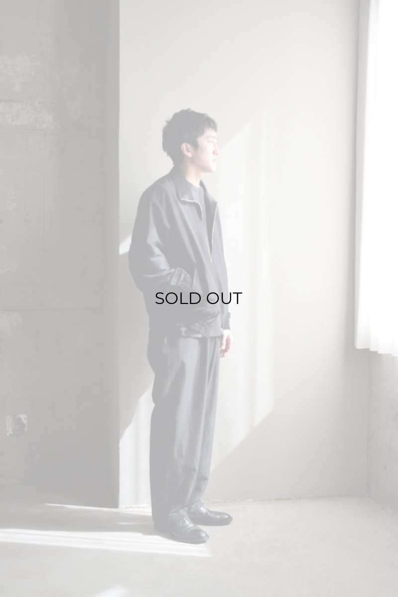 身長175cm、体重62kgの体型でサイズ3の着用例