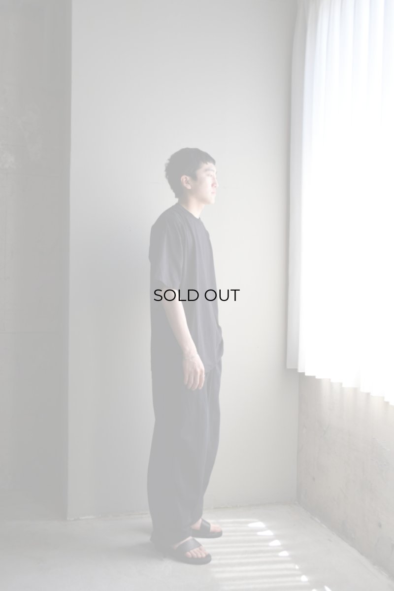 身長175cm、体重62kgの体型でサイズ4の着用例