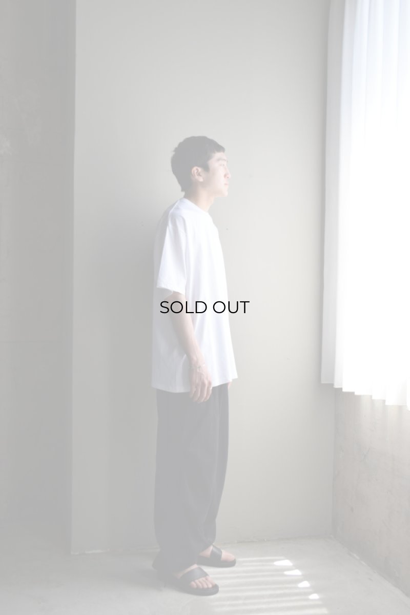 身長175cm、体重62kgの体型でサイズ4の着用例