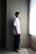 身長175cm、体重62kgの体型でサイズ4の着用例