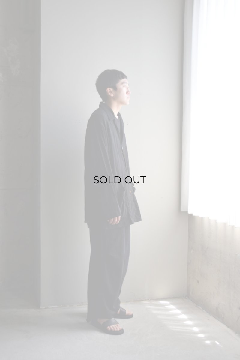 身長175cm、体重62kgの体型でサイズ4の着用例