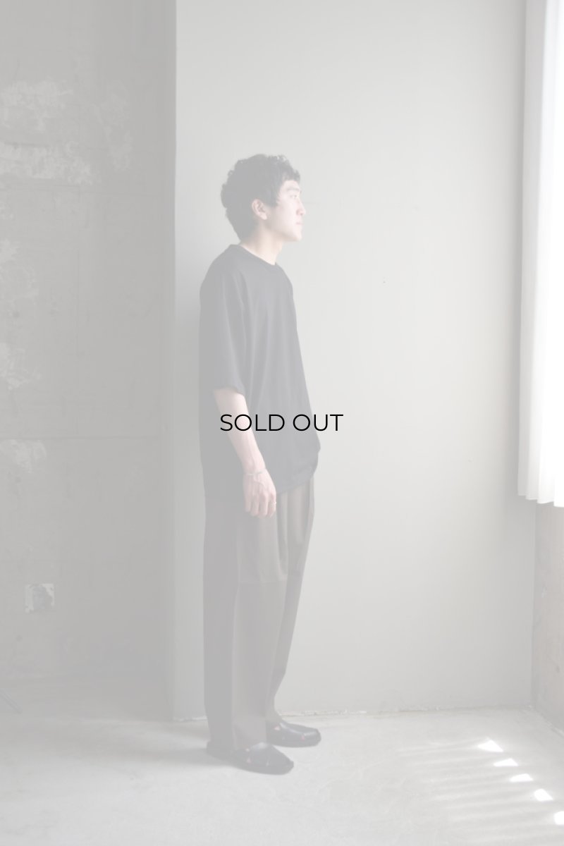 身長175cm、体重62kgの体型でサイズ2の着用例