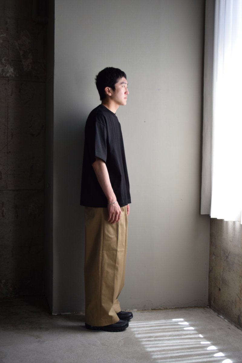 画像1: UNIVERSAL PRODUCTS (ユニバーサルプロダクツ) 2TUCK WIDE CHINO TROUSERS 253-60502 [CAMEL]