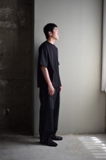 身長175cm、体重62kgの体型でサイズ4の着用例