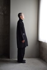 身長175cm、体重62kgの体型でサイズFの着用例