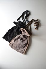 画像1: m's braque (エムズ ブラック) SILK-LOFT QUILTING DRAWSTRING BAG [2-colors] (1)