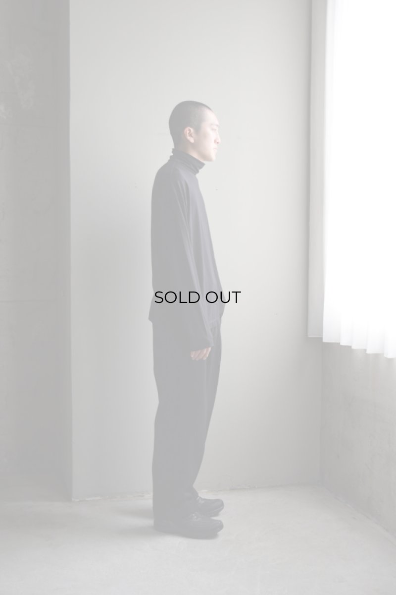 身長175cm、体重62kgの体型でサイズ2の着用例