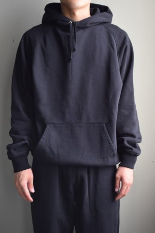 コモリ　コットン吊裏毛パーカ　ブラック COMOLI コットン吊裏毛 ジップパーカ | 大阪心斎橋のメンズ洋服