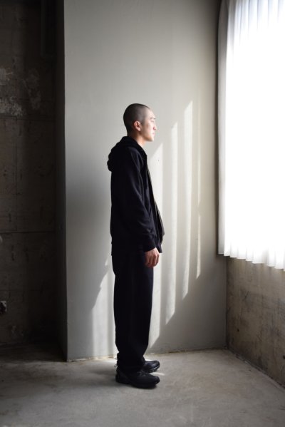 画像1: COMOLI (コモリ) コットン裏毛 ジップパーカ [BLACK]