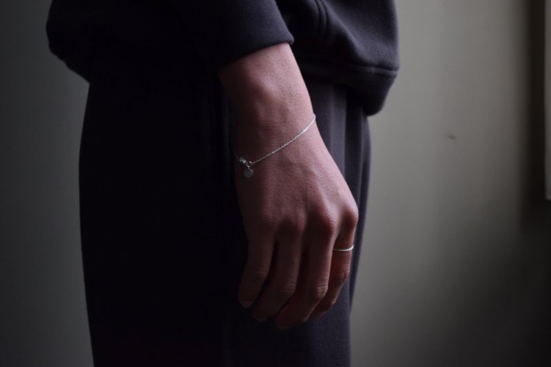 画像1: ERA. (イーラ) TWNKL AZK NARROW BRACELET 
