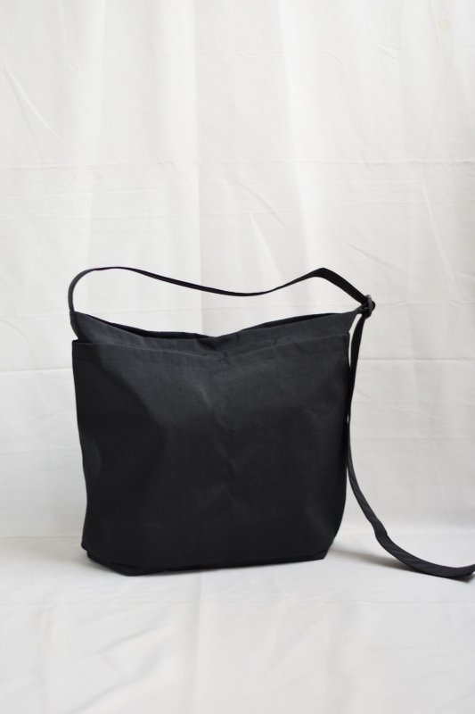 ERA. (イーラ) TAS US HELMET BAG