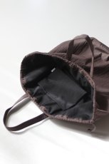 画像8: ERA. (イーラ) SHRINK TAFFETA HELMET BAG [2-colors] (8)