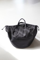 画像3: ERA. (イーラ) SHRINK TAFFETA HELMET BAG [2-colors] (3)