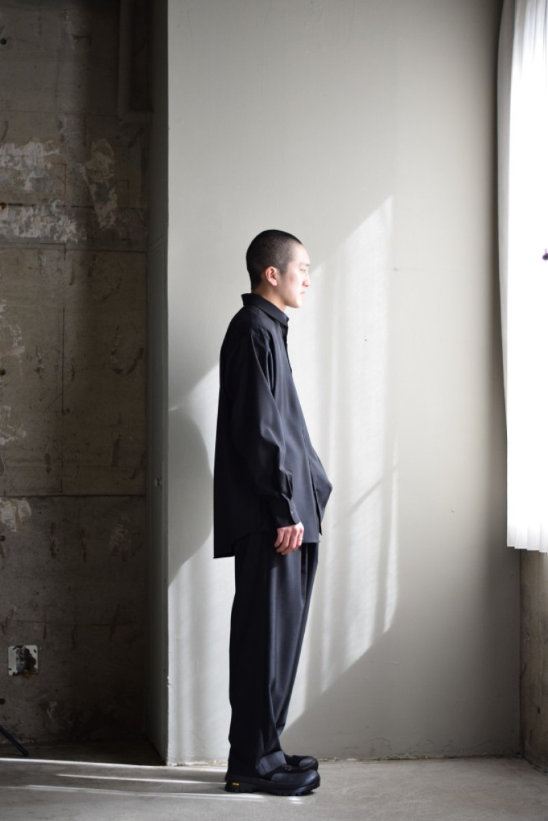 画像1: MARKAWARE (マーカウェア) ORGANIC WOOL 2/80 TROPICAL DOUBLE PLEATED EASY TROUSERS [BLACK] 