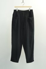 画像5: COMOLI (コモリ) ブラックドリル テーパードパンツ [BLACK] (5)