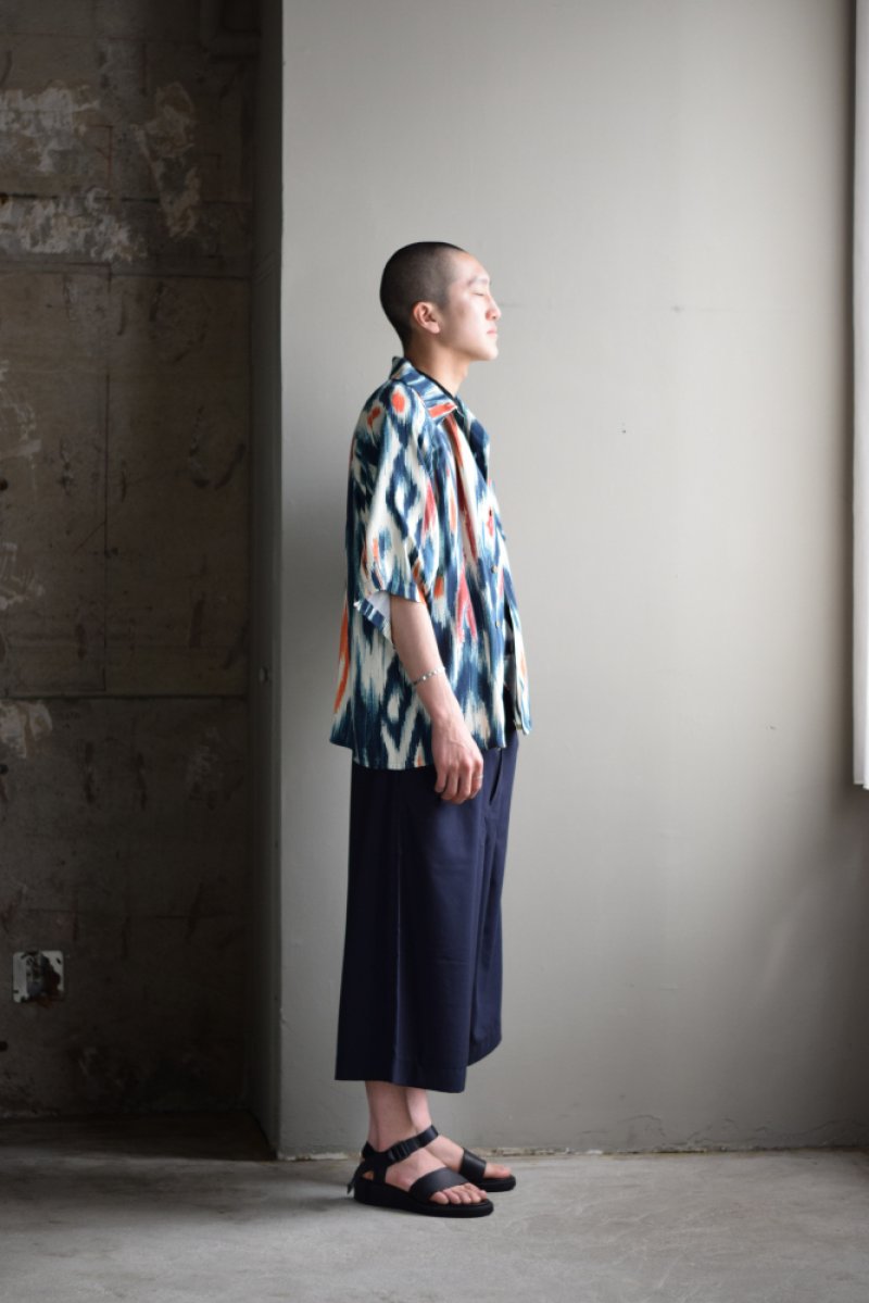 画像1: m's braque (エムズ ブラック) CROPPED TUCKED BAGGY PANTS [NAVY]