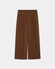 画像5: MARKAWARE (マーカウェア) Organic Cotton Voile Yarn Twill Triple Pleated Easy Trousers [BURNT UMBER] (5)