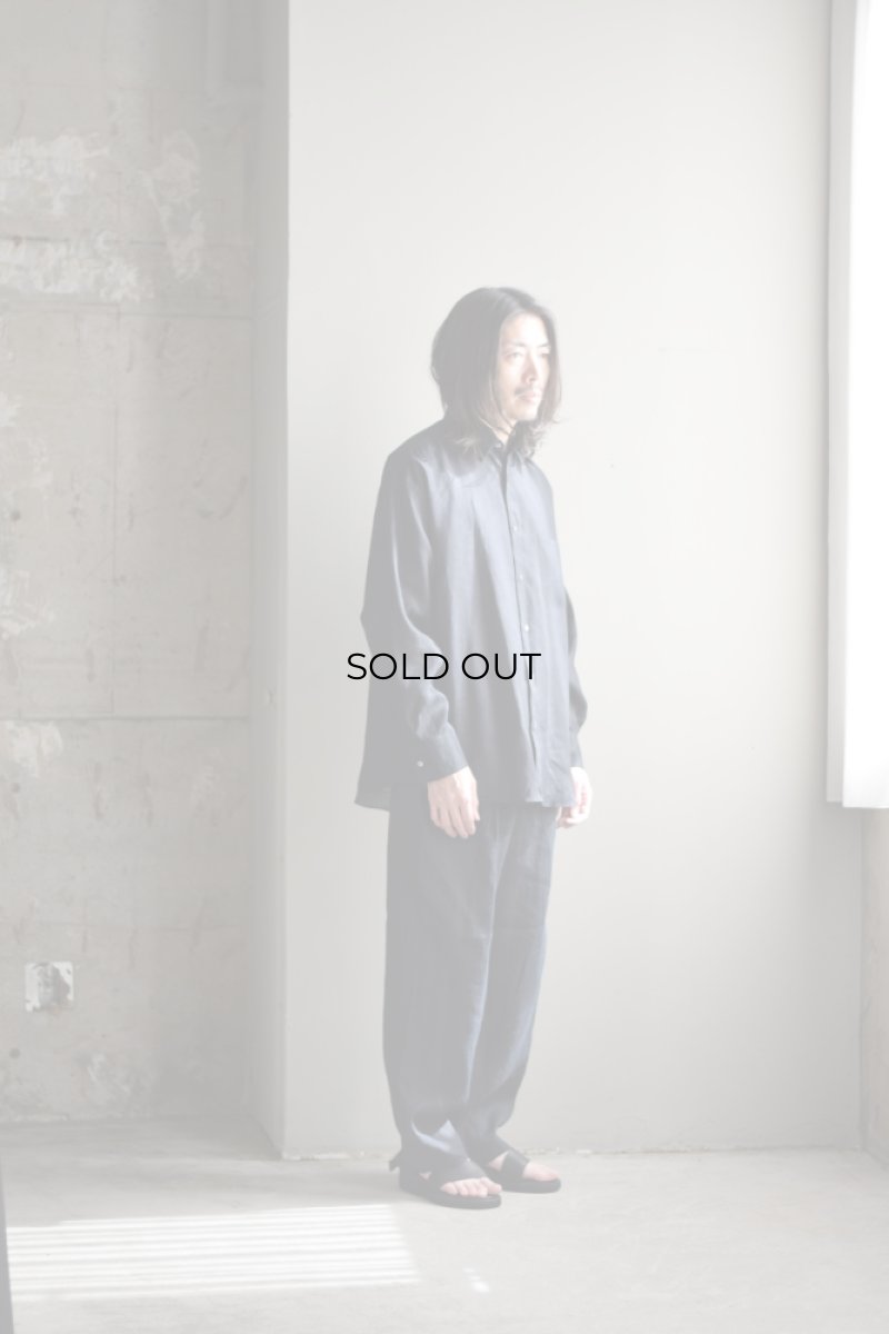 身長176cm、体重60kgの体型でサイズ2の着用例