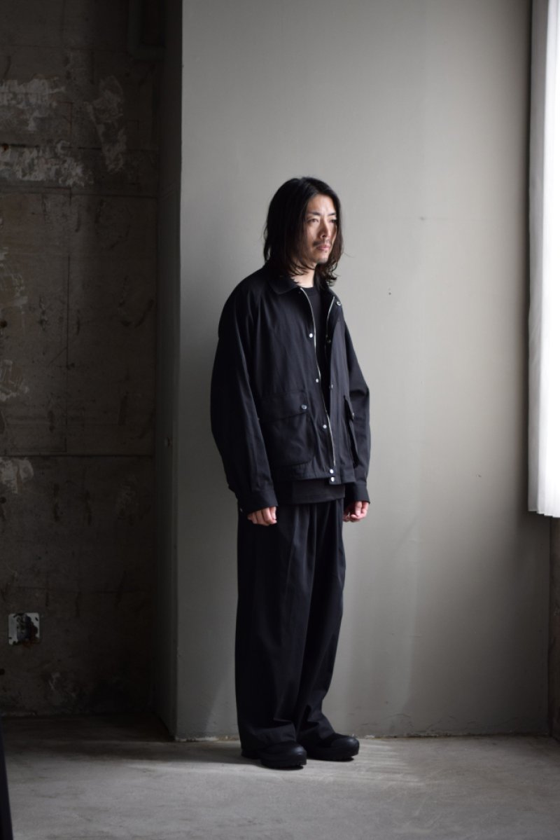 画像1: MARKAWARE (マーカウェア) Organic Cotton Voile Yarn Twill Triple Pleated Easy Trousers [BLACK]