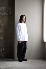 身長176cm、体重60kgの体型でサイズ4の着用例