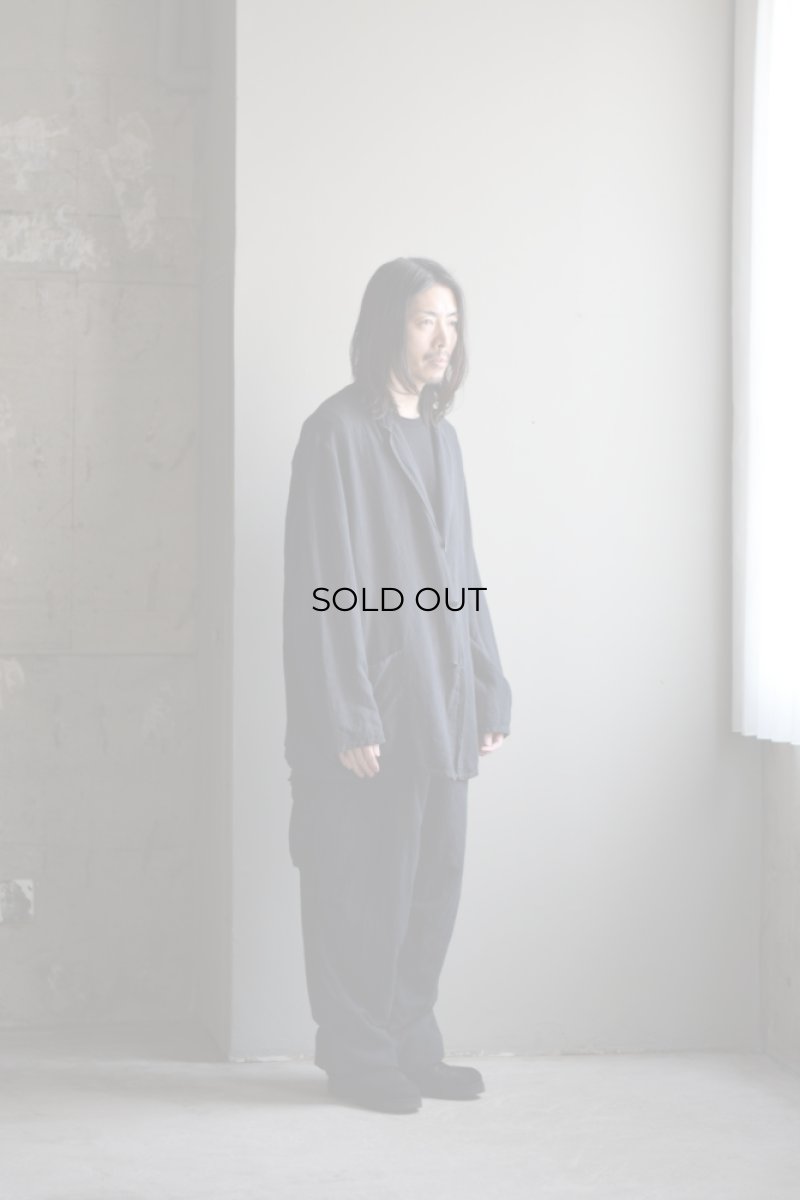 身長176cm、体重60kgの体型でサイズ3の着用例