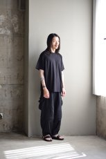 身長176cm、体重60kgの体型でサイズ4の着用例