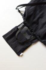 内ポケットに畳んで収納できるパッカブル仕様