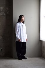 身長176cm、体重60kgの体型でサイズ5の着用例