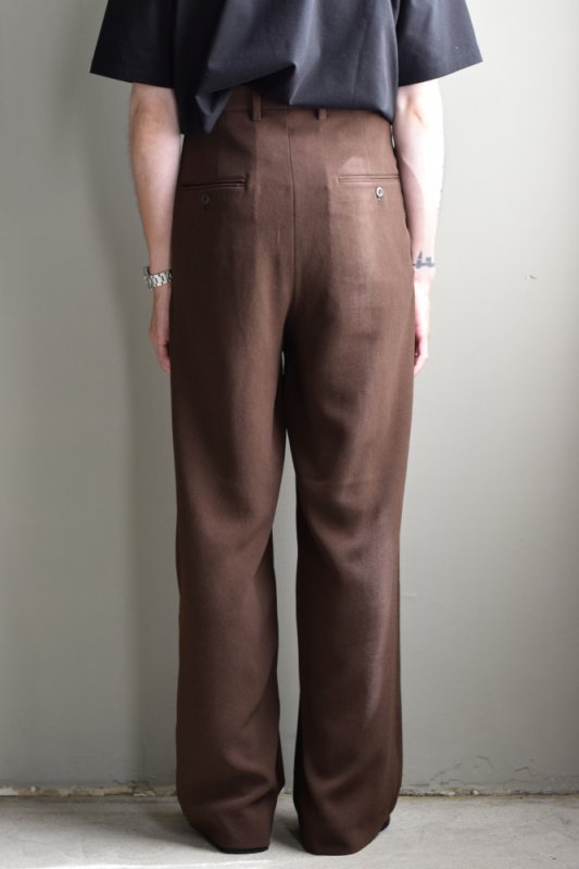 m's braque (エムズ ブラック) TUCKED BAGGY PANTS [BROWN]