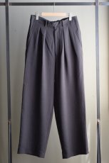 画像5: m's braque (エムズ ブラック) TUCKED BAGGY PANTS [CHARCOAL GREY] (5)