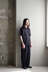身長176cm、体重60kgの体型でサイズ2の着用例