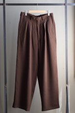 画像5: m's braque (エムズ ブラック) TUCKED BAGGY PANTS [BROWN] (5)