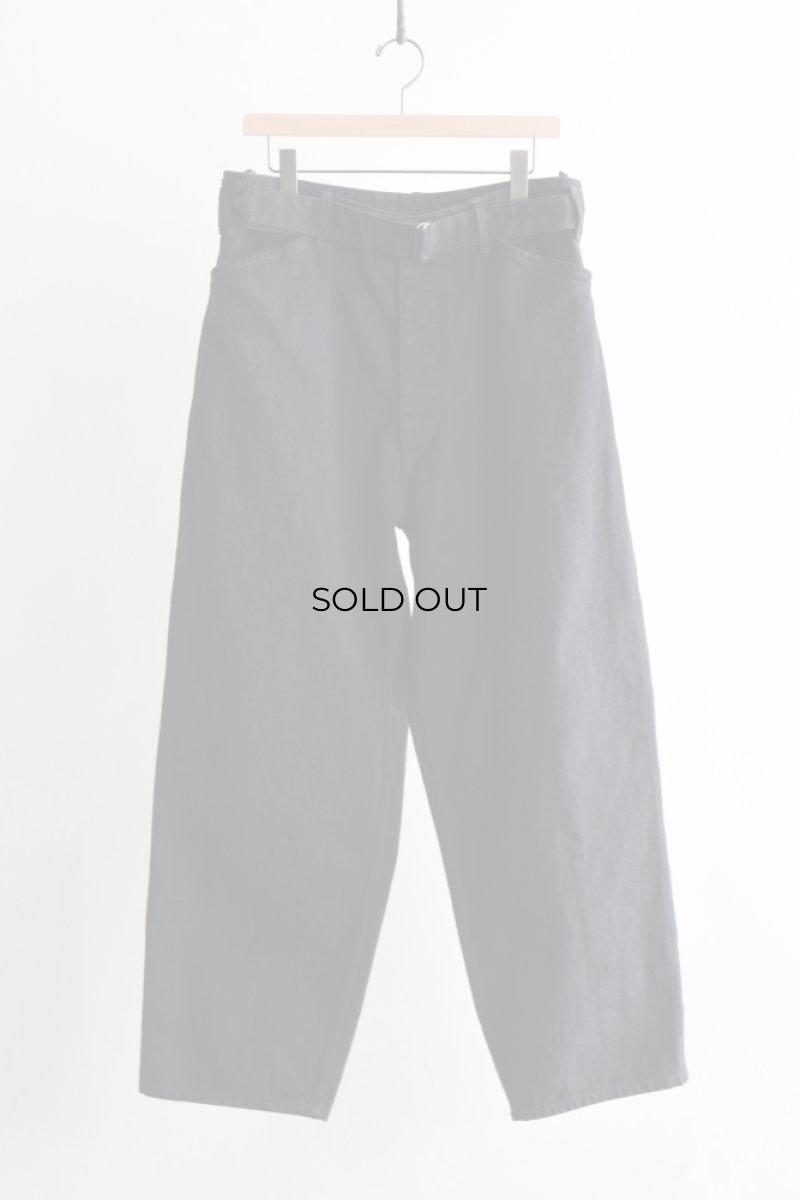 画像5: COMOLI (コモリ) BLACK DENIM BELTED PANTS [BLACK] (5)