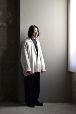身長176cm、体重60kgの体型でサイズ2の着用例