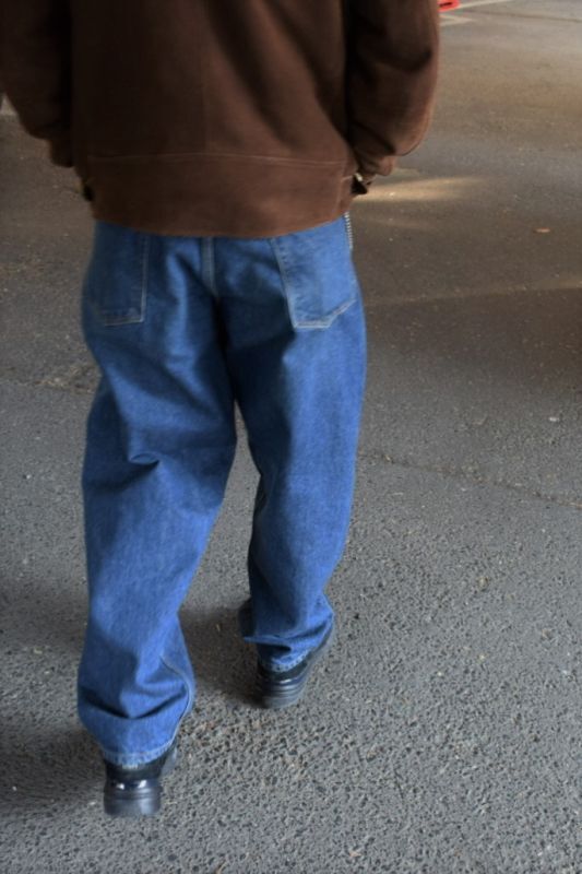 BLUE DENIM.