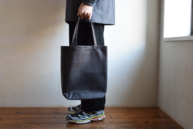 hender scheme (エンダースキーマ) cow bag M [3-colors]