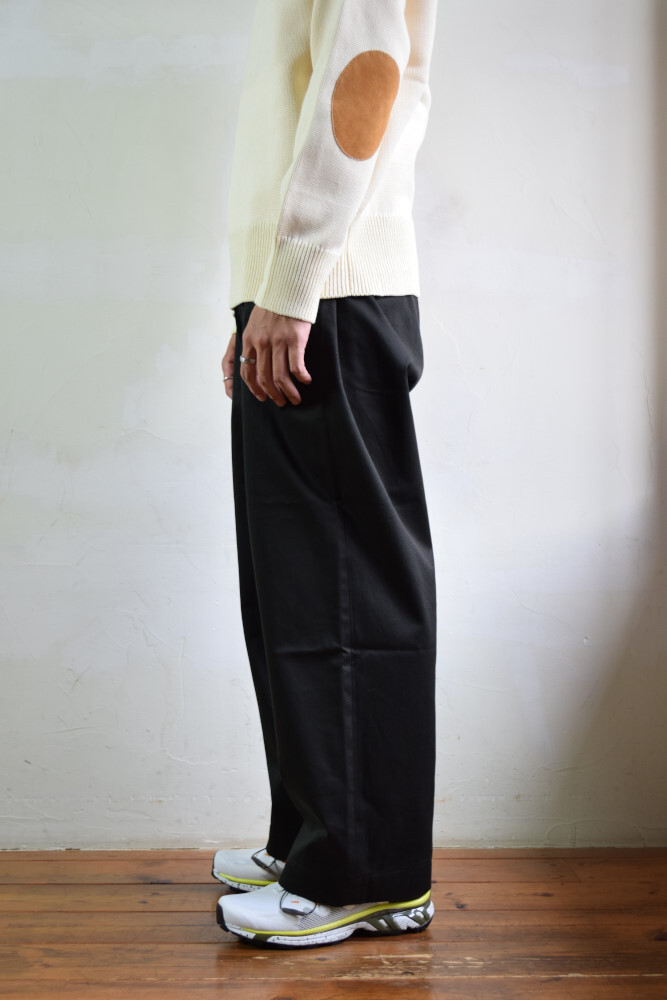 UNIVERSAL PRODUCTS (ユニバーサルプロダクツ) NO TUCK WIDE CHINO TROUSERS 193-60504