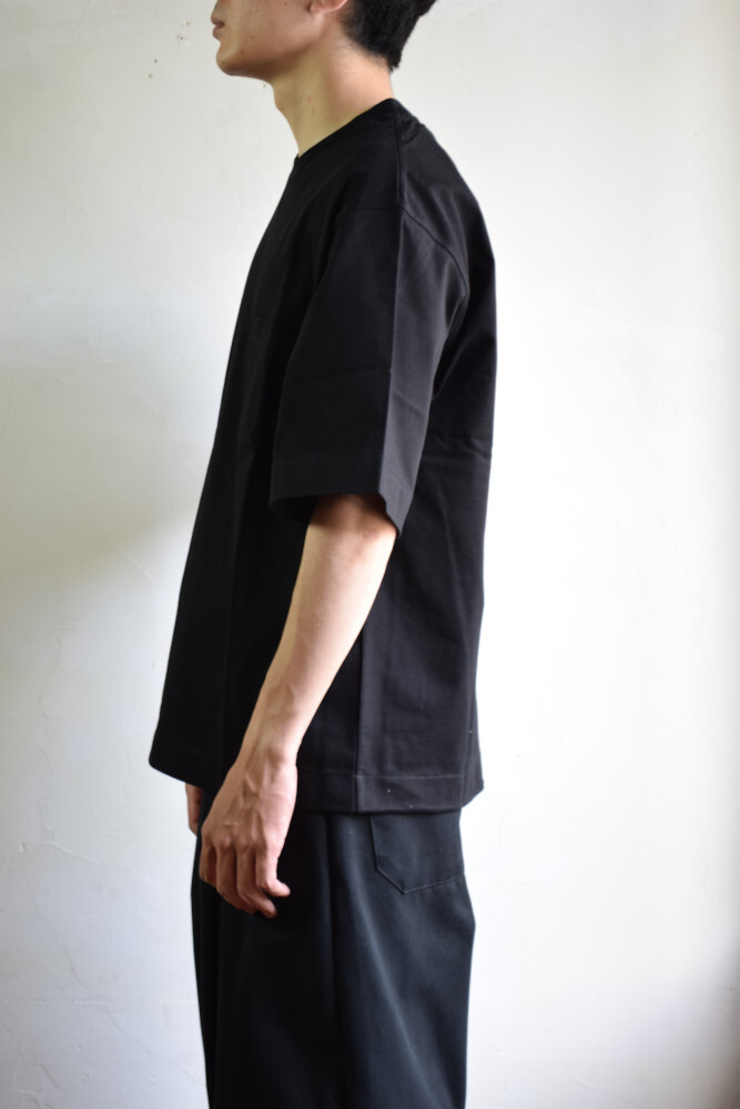 Universal Products ユニバーサルプロダクツ Pis Name S S T Shirt 213 Black