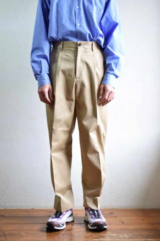 UNIVERSAL PRODUCTS (ユニバーサルプロダクツ) COTTON 1TUCK TROUSERS