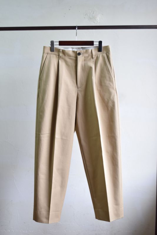 UNIVERSAL PRODUCTS (ユニバーサルプロダクツ) COTTON 1TUCK TROUSERS