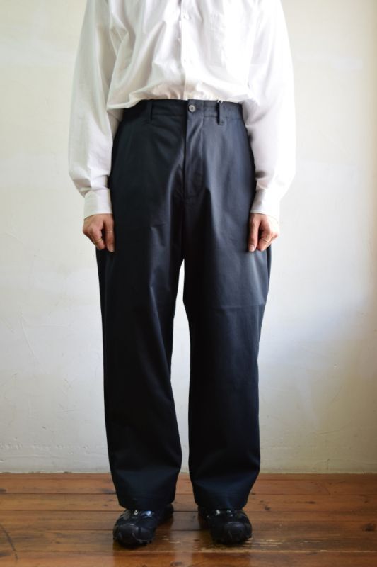 UNIVERSAL PRODUCTS (ユニバーサルプロダクツ) NO TUCK WIDE CHINO ...